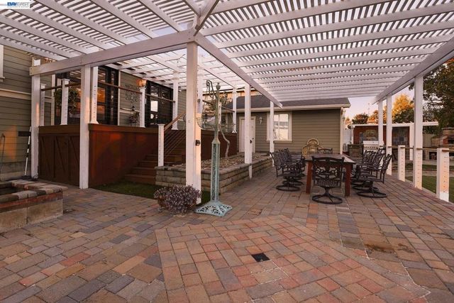 19554 19554 Alana Rd, Castro Valley, CA 94546