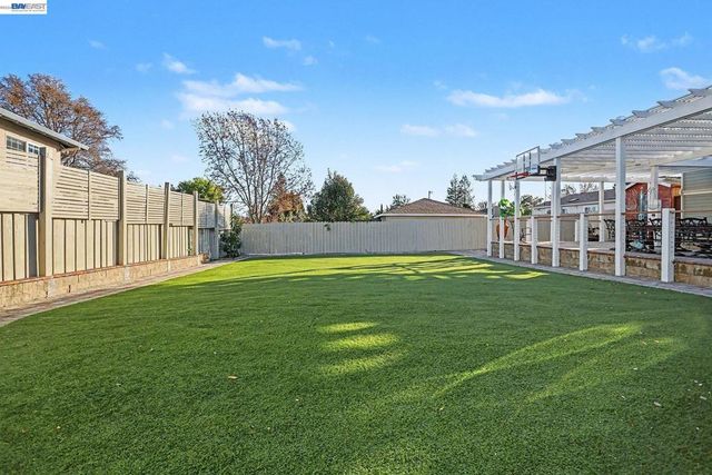 19554 19554 Alana Rd, Castro Valley, CA 94546