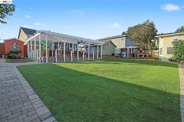 19554 19554 Alana Rd, Castro Valley, CA 94546