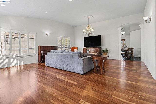 19554 19554 Alana Rd, Castro Valley, CA 94546