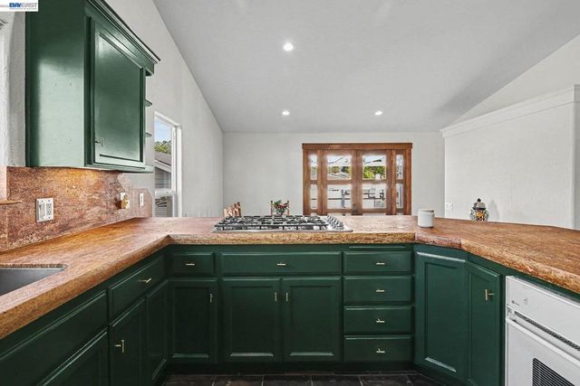 19554 19554 Alana Rd, Castro Valley, CA 94546