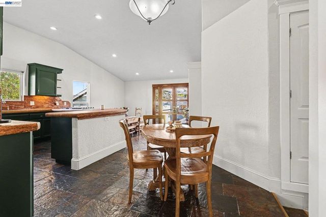 19554 19554 Alana Rd, Castro Valley, CA 94546