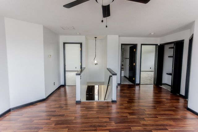 2301 S Stoneybrook St, Wichita, KS 67207