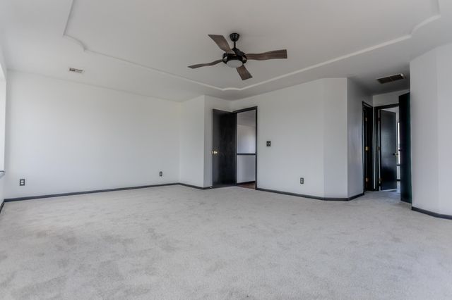 2301 S Stoneybrook St, Wichita, KS 67207