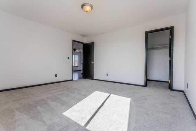 2301 S Stoneybrook St, Wichita, KS 67207