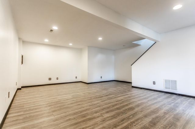 2301 S Stoneybrook St, Wichita, KS 67207