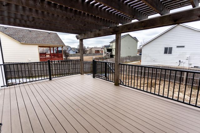 2301 S Stoneybrook St, Wichita, KS 67207