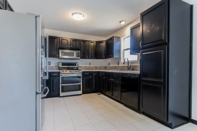 2301 S Stoneybrook St, Wichita, KS 67207