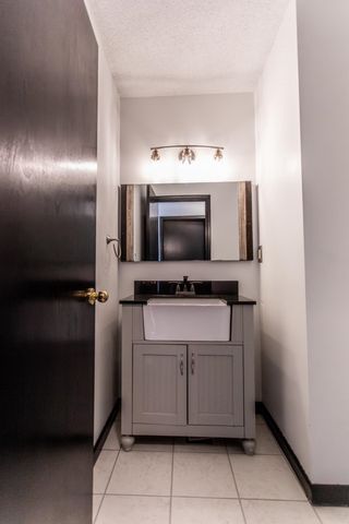 2301 S Stoneybrook St, Wichita, KS 67207