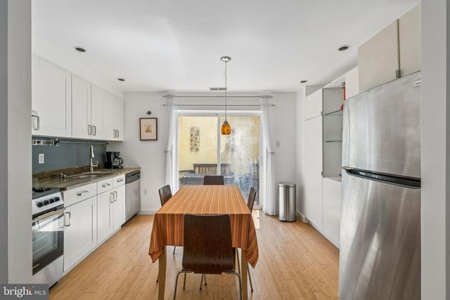 930 LEAGUE ST, Philadelphia, PA 19147
