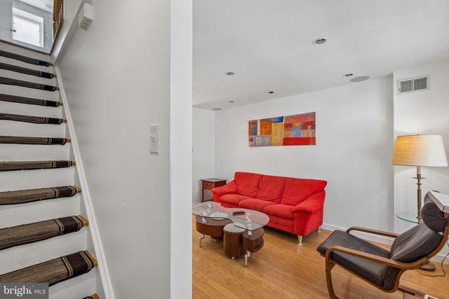930 LEAGUE ST, Philadelphia, PA 19147