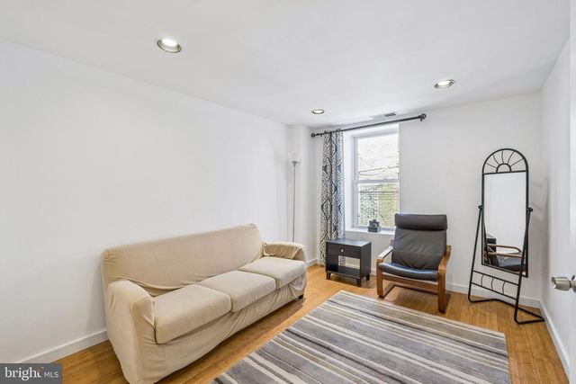 930 LEAGUE ST, Philadelphia, PA 19147