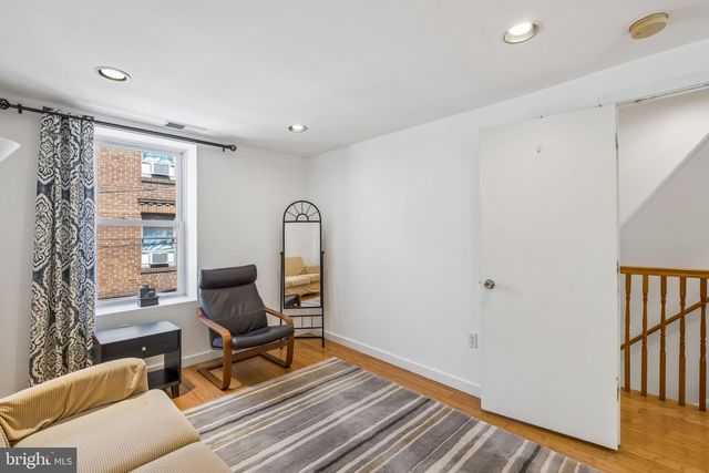 930 LEAGUE ST, Philadelphia, PA 19147