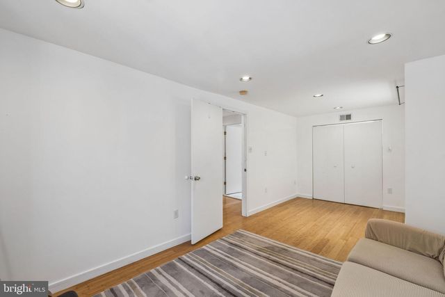 930 LEAGUE ST, Philadelphia, PA 19147