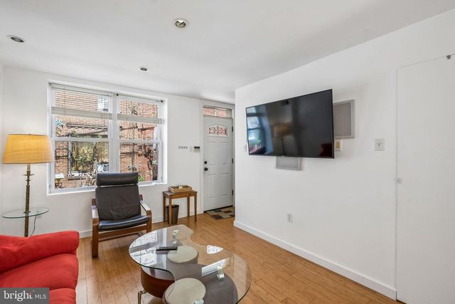 930 LEAGUE ST, Philadelphia, PA 19147