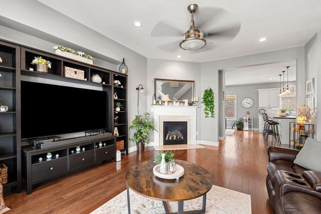 38 Stonehaven Dr, Weymouth, MA 02190