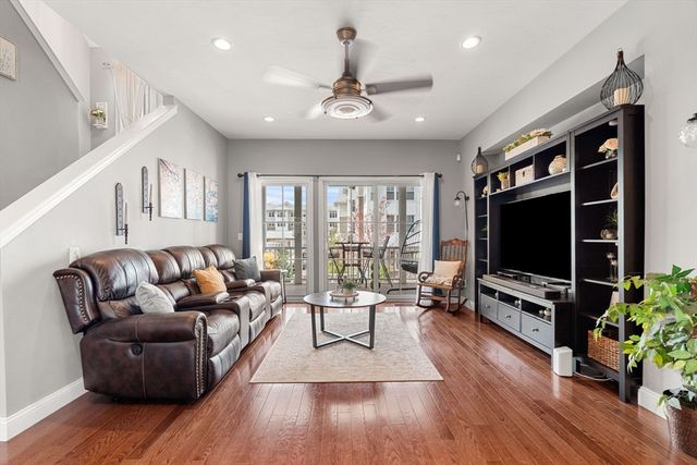 38 Stonehaven Dr, Weymouth, MA 02190