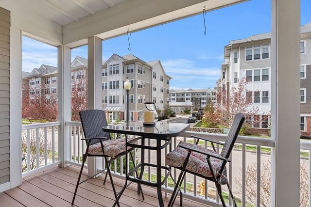 38 Stonehaven Dr, Weymouth, MA 02190