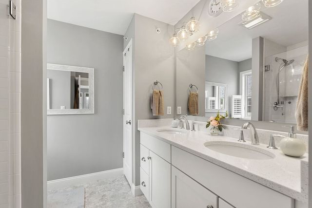 38 Stonehaven Dr, Weymouth, MA 02190