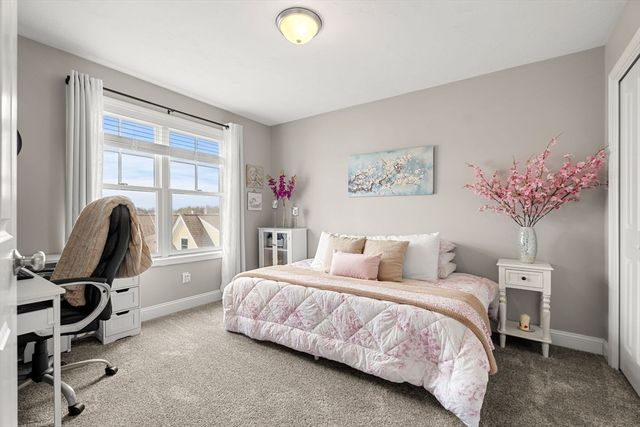 38 Stonehaven Dr, Weymouth, MA 02190