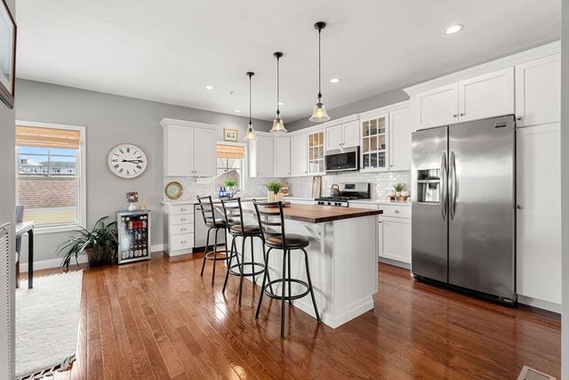 38 Stonehaven Dr, Weymouth, MA 02190