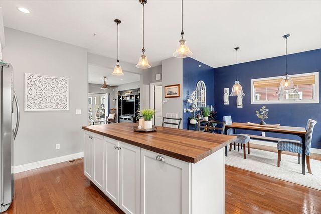 38 Stonehaven Dr, Weymouth, MA 02190