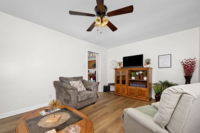 203 Freeman Dr, Lewisburg, TN 37091