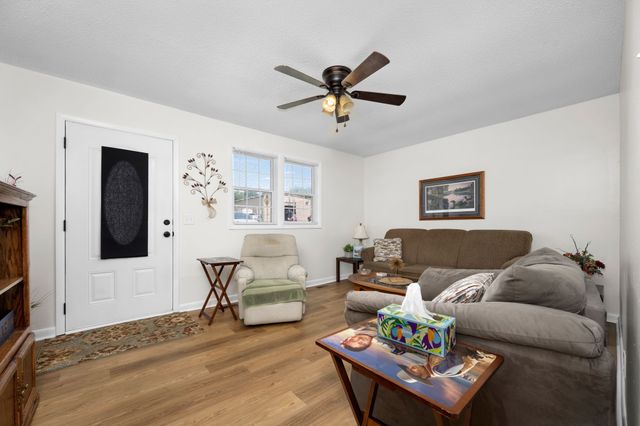 203 Freeman Dr, Lewisburg, TN 37091