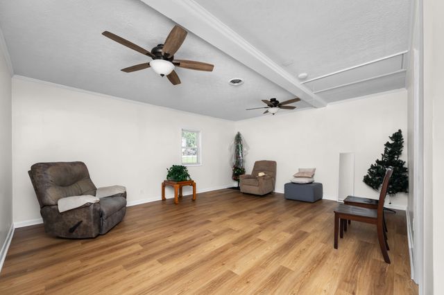 203 Freeman Dr, Lewisburg, TN 37091