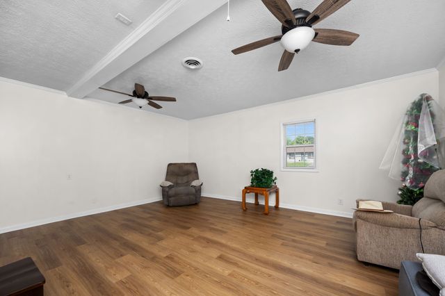 203 Freeman Dr, Lewisburg, TN 37091