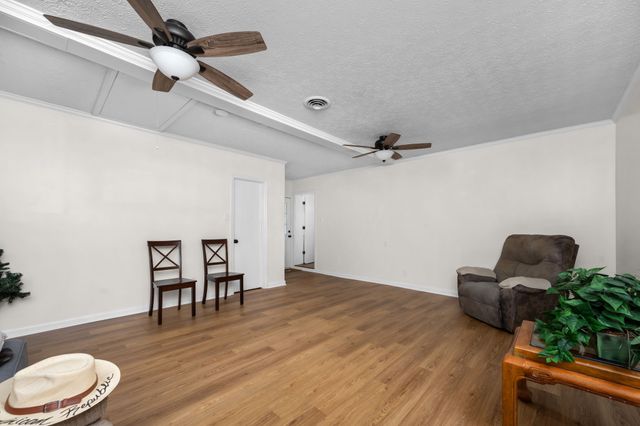 203 Freeman Dr, Lewisburg, TN 37091