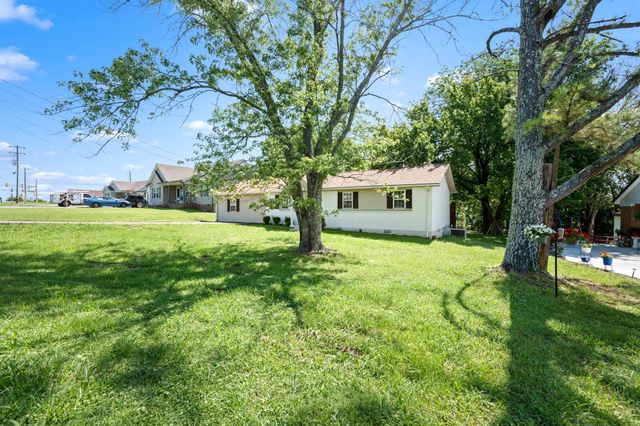 203 Freeman Dr, Lewisburg, TN 37091