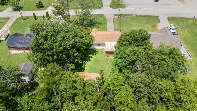 203 Freeman Dr, Lewisburg, TN 37091