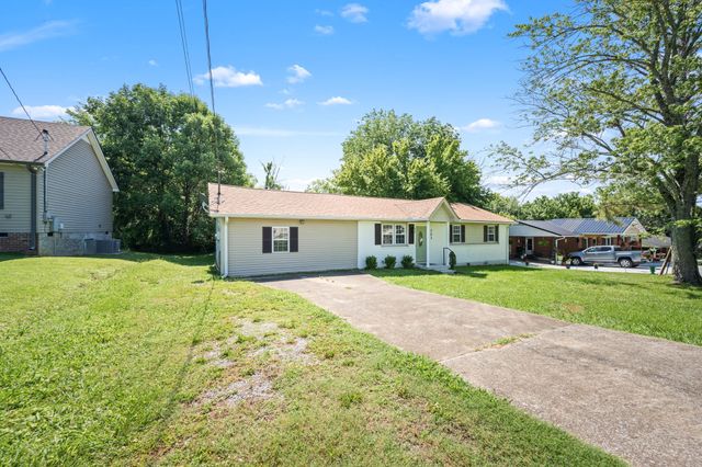 203 Freeman Dr, Lewisburg, TN 37091