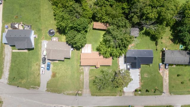 203 Freeman Dr, Lewisburg, TN 37091