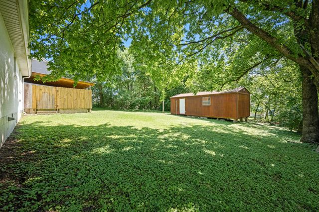 203 Freeman Dr, Lewisburg, TN 37091