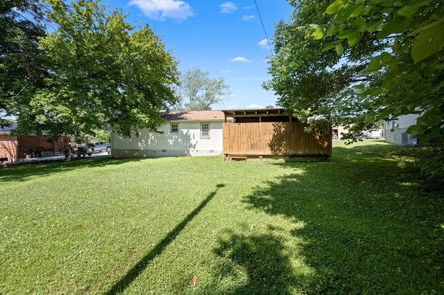 203 Freeman Dr, Lewisburg, TN 37091