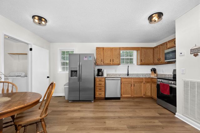 203 Freeman Dr, Lewisburg, TN 37091