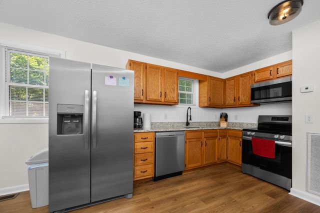 203 Freeman Dr, Lewisburg, TN 37091