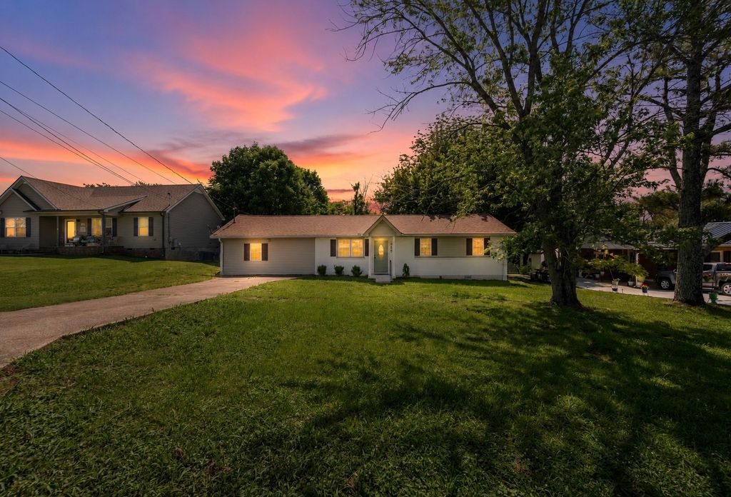 203 Freeman Dr, Lewisburg, TN 37091