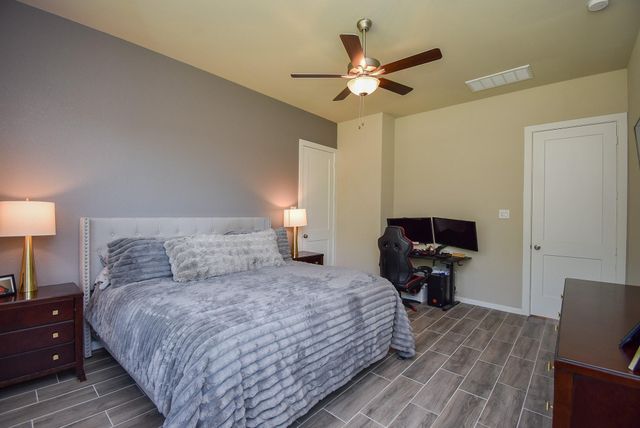 1914 Waters Branch Drive, Missouri City, TX 77459