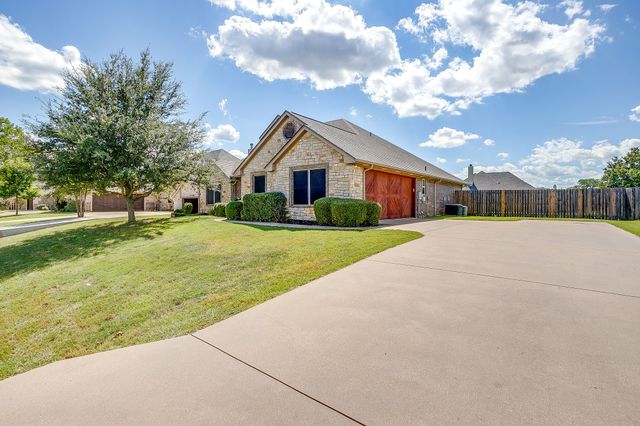 2925 Willow Ridge Circle, Granbury, TX 76049
