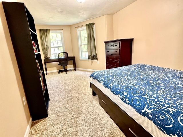 19 Fairview Rd A, Framingham, MA 01701