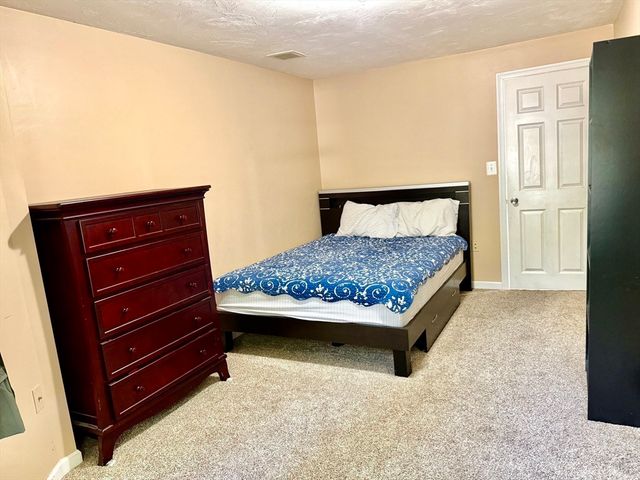 19 Fairview Rd A, Framingham, MA 01701