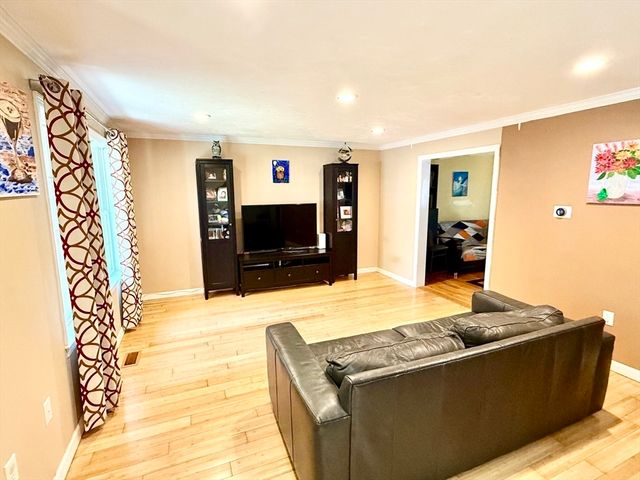 19 Fairview Rd A, Framingham, MA 01701