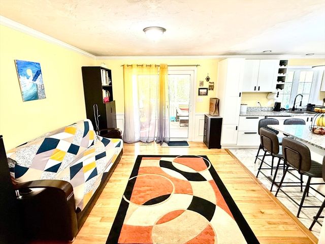 19 Fairview Rd A, Framingham, MA 01701