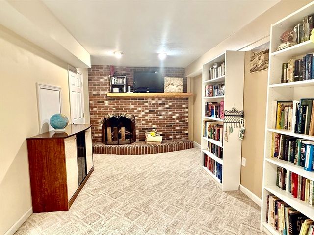 19 Fairview Rd A, Framingham, MA 01701