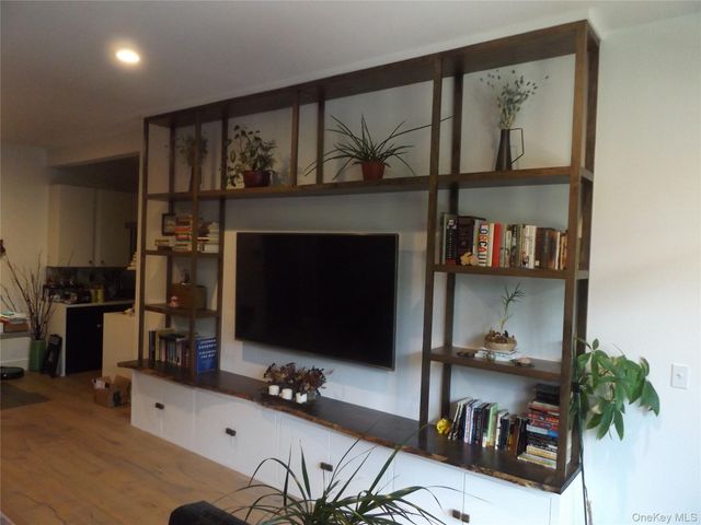 30 Beekman Street 113, Beacon, NY 12508