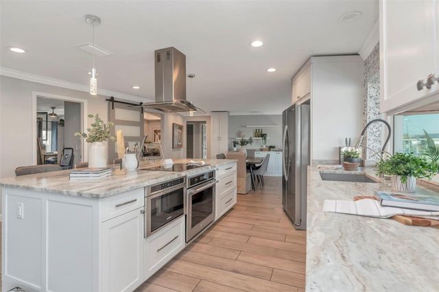 2001 MASSACHUSETTS AVENUE NE, St Petersburg, FL 33703