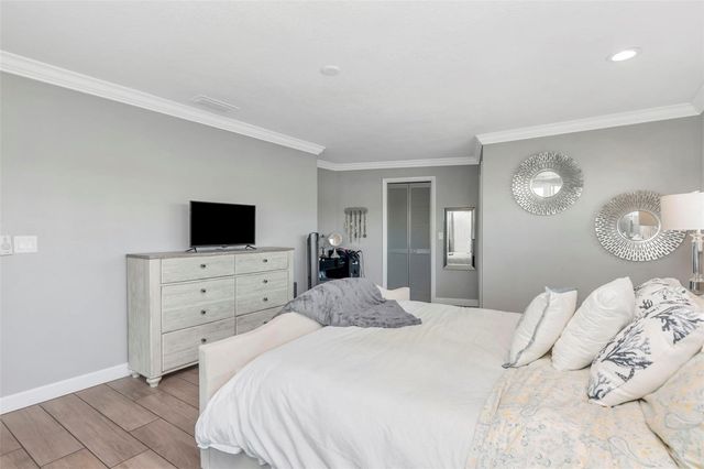 2001 MASSACHUSETTS AVENUE NE, St Petersburg, FL 33703